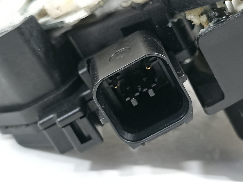 Recambio de cerradura puerta trasera derecha para citroën c-crosser xtr referencia OEM IAM   