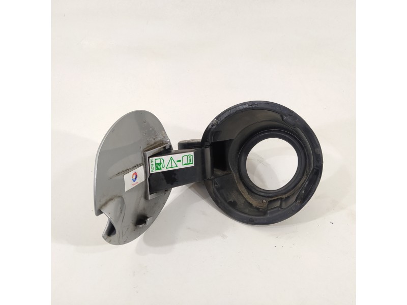 Recambio de tapa exterior combustible para peugeot 208 access referencia OEM IAM 9807206080  