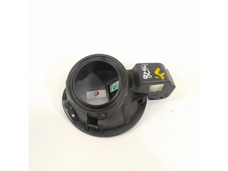 Recambio de tapa exterior combustible para peugeot 208 access referencia OEM IAM 9807206080  