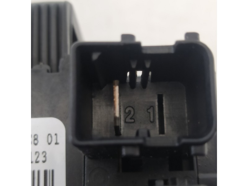 Recambio de caja reles / fusibles para peugeot 208 access referencia OEM IAM 9812661980  