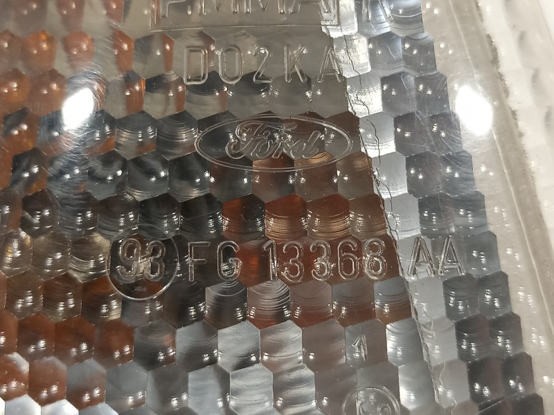 Recambio de piloto delantero derecho para ford fiesta berl./express super referencia OEM IAM 1062434 97FX13368BA 93FG13368AA