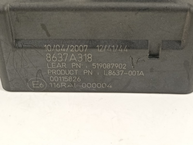 Recambio de caja reles / fusibles para citroën c-crosser xtr referencia OEM IAM 8637A318 519087902 519087902