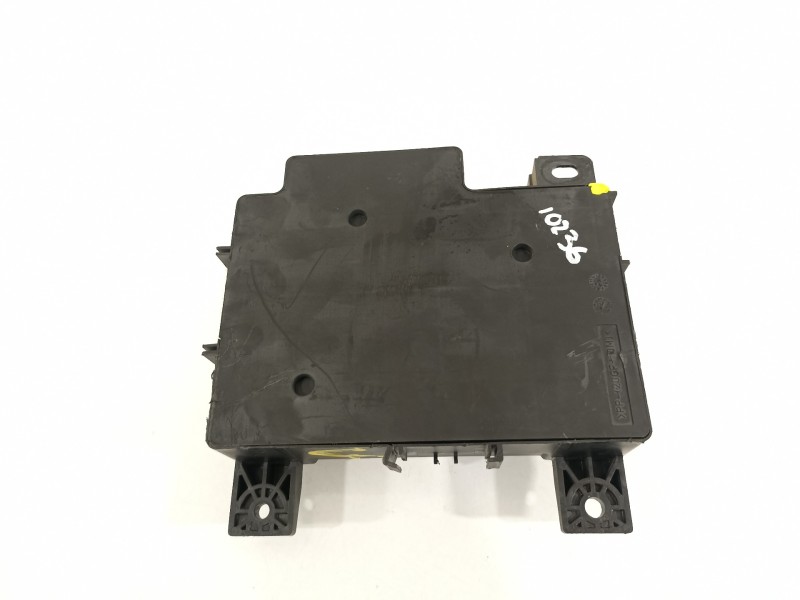 Recambio de caja reles / fusibles para citroën c-crosser xtr referencia OEM IAM 8637A318 519087902 519087902