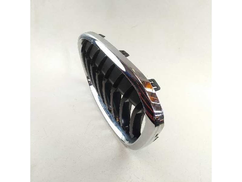 Recambio de rejilla paragolpes central para bmw serie x1 (f48) xdrive20d sport line referencia OEM IAM 7383363  