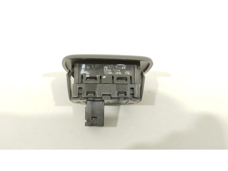 Recambio de mando elevalunas trasero derecho para citroën c5 station wagon millenium referencia OEM IAM 96623726XT  