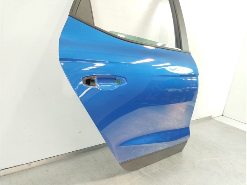 Recambio de puerta trasera derecha para seat arona xperience referencia OEM IAM 6F9833312B  