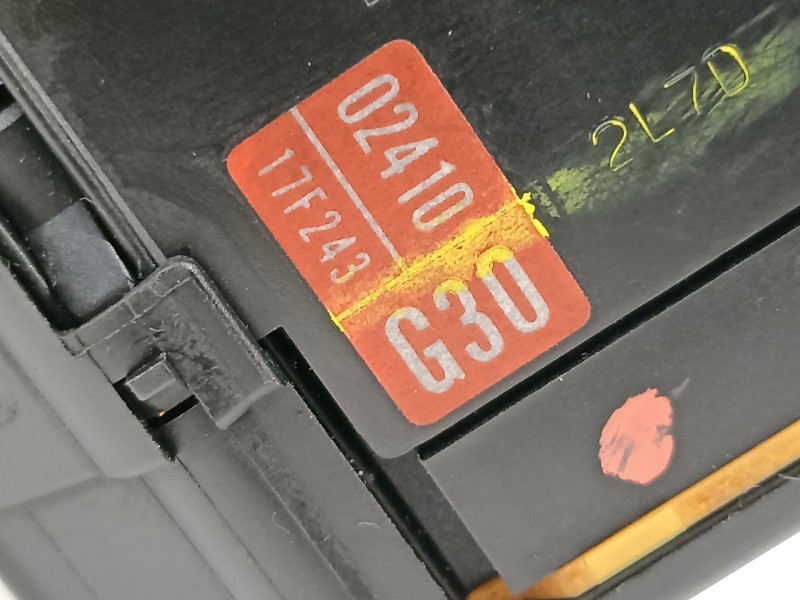 Recambio de mando limpia para toyota auris luna referencia OEM IAM 8465202410 02410 