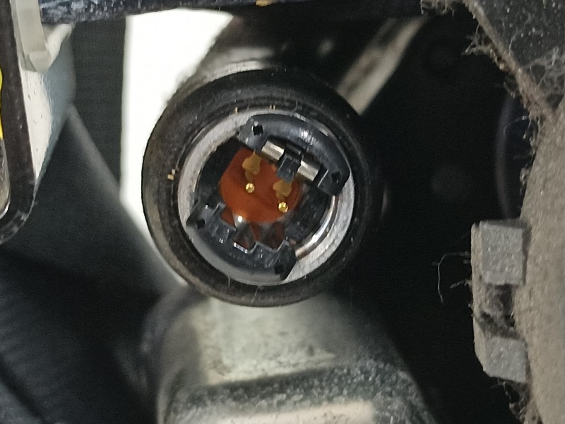 Recambio de cinturon seguridad delantero derecho para citroën c-crosser xtr referencia OEM IAM 8975G7  