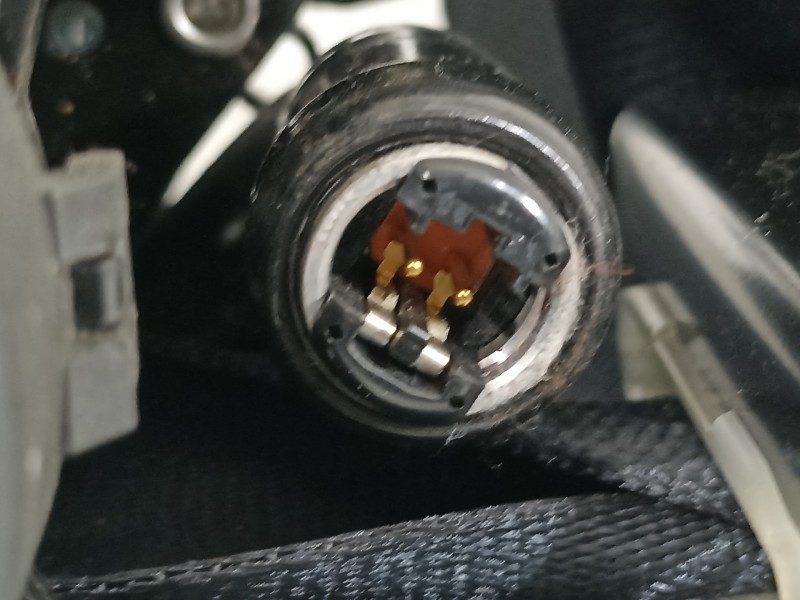 Recambio de cinturon seguridad delantero izquierdo para citroën c-crosser xtr referencia OEM IAM 8975G2  