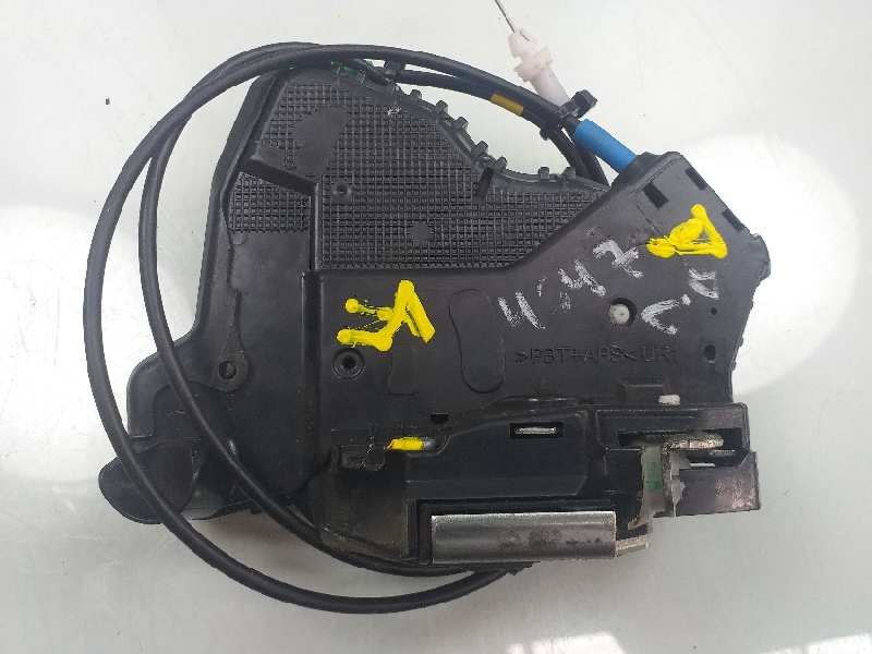 Recambio de cerradura puerta delantera derecha para toyota auris luna+ referencia OEM IAM A046693  