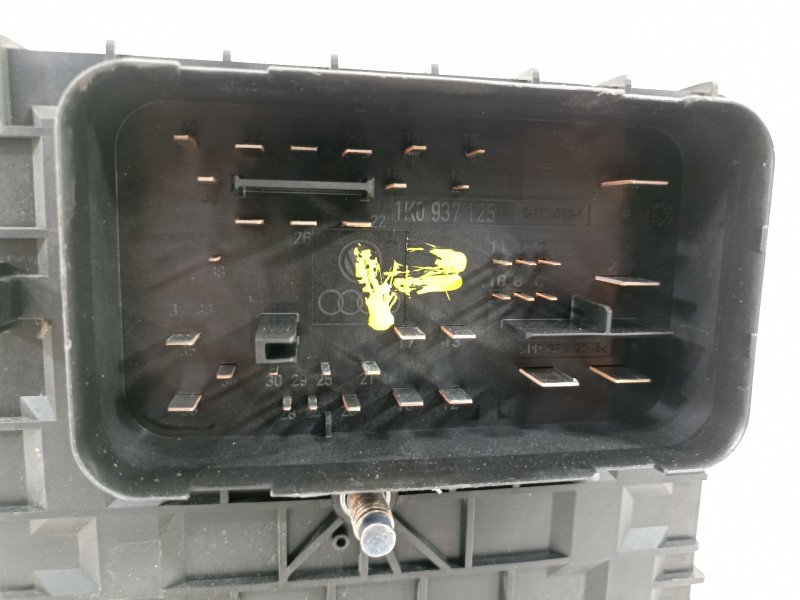 Recambio de caja reles / fusibles para audi a3 (8p) 2.0 tdi ambiente referencia OEM IAM 1K0937125  