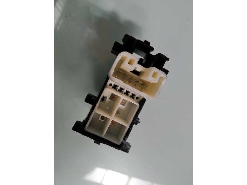 Recambio de mando elevalunas delantero derecho para toyota auris luna+ referencia OEM IAM 1928296  