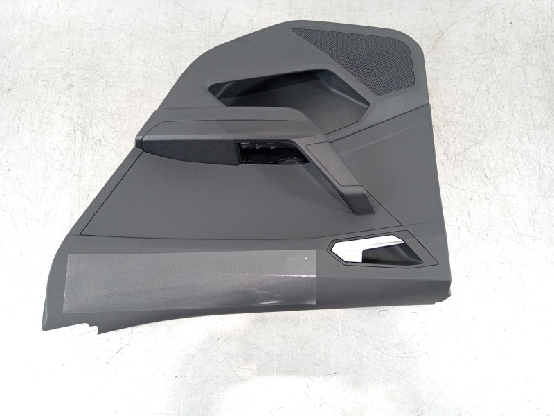 Recambio de guarnecido puerta trasera derecha para seat arona xperience referencia OEM IAM 6F0867116  