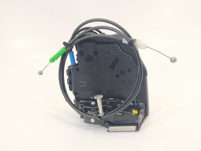 Recambio de cerradura puerta trasera izquierda para toyota auris luna+ referencia OEM IAM A046693  