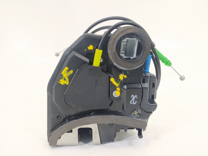 Recambio de cerradura puerta trasera izquierda para toyota auris luna+ referencia OEM IAM A046693  