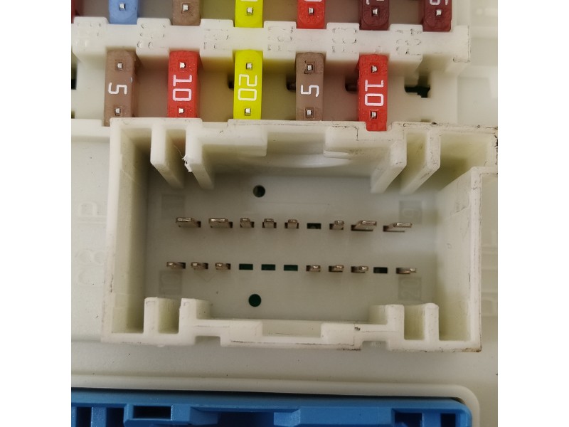 Recambio de caja reles / fusibles para ford focus lim. (cb8) edition referencia OEM IAM DM5T14014  