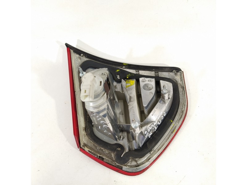 Recambio de piloto trasero izquierdo en porton para citroën c4 picasso exclusive referencia OEM IAM 9653547777  