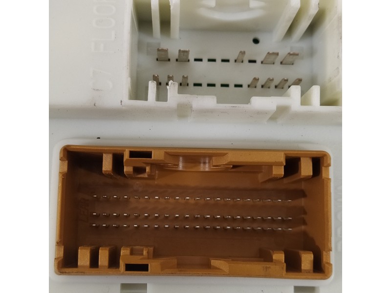 Recambio de caja reles / fusibles para ford focus lim. (cb8) edition referencia OEM IAM DM5T14014  