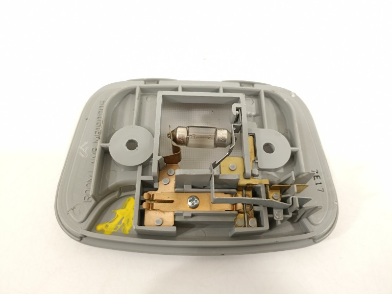 Recambio de luz interior para citroën c-crosser xtr referencia OEM IAM MR190205  