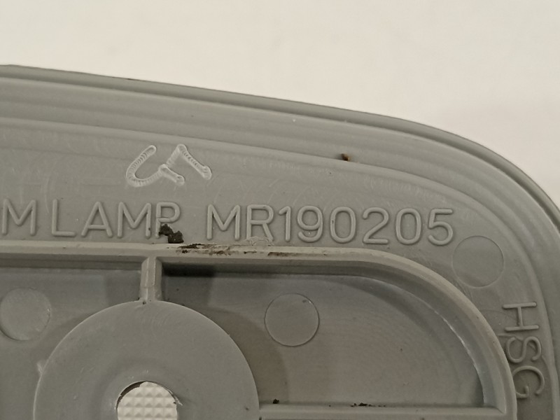 Recambio de luz interior para citroën c-crosser xtr referencia OEM IAM MR190205  