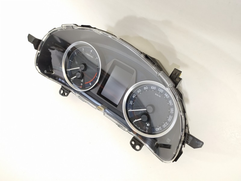 Recambio de cuadro instrumentos para toyota auris active referencia OEM IAM 838000ZV60  
