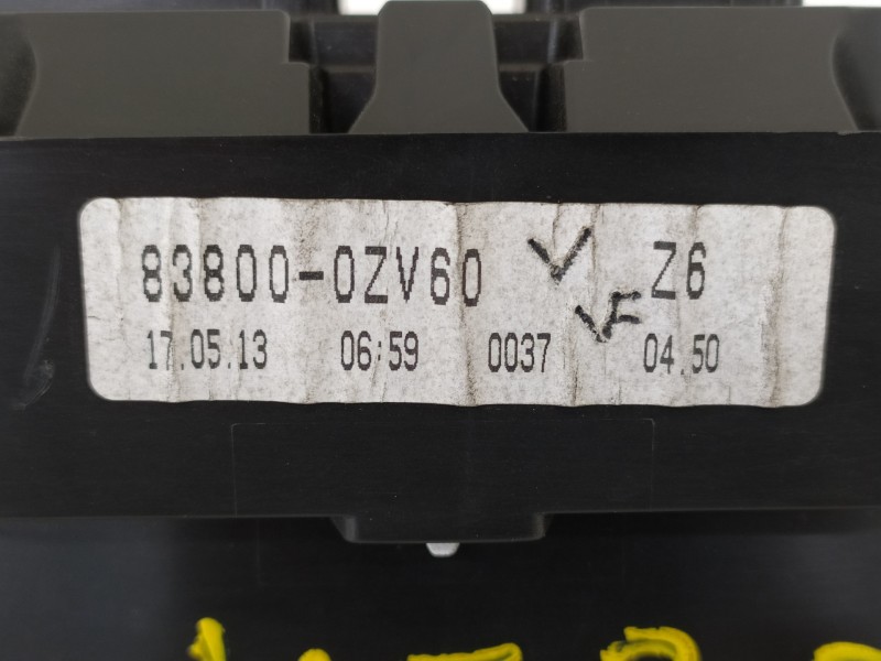 Recambio de cuadro instrumentos para toyota auris active referencia OEM IAM 838000ZV60  