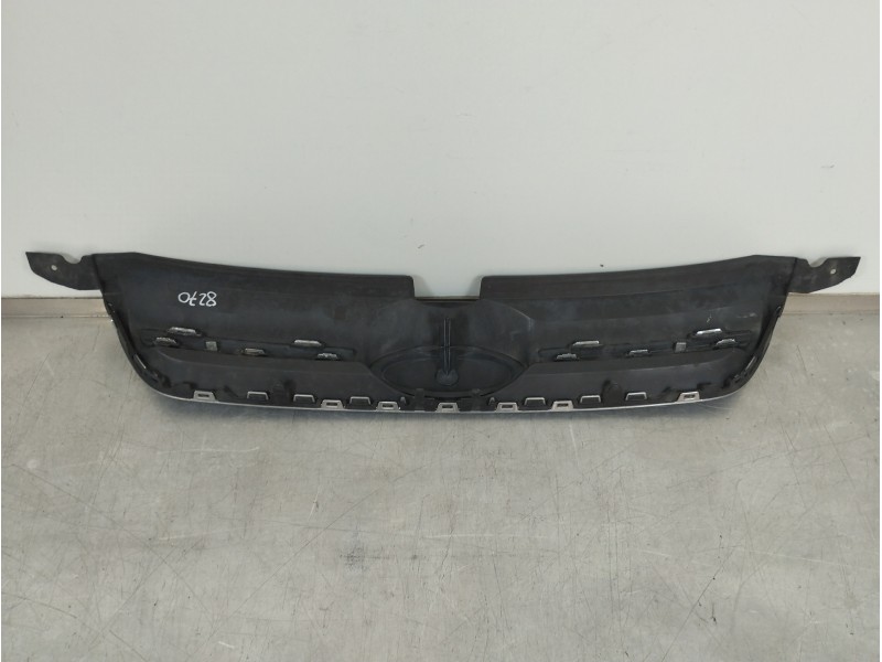Recambio de rejilla delantera para ford c-max edition referencia OEM IAM AM51R8200C AM51R8138C 