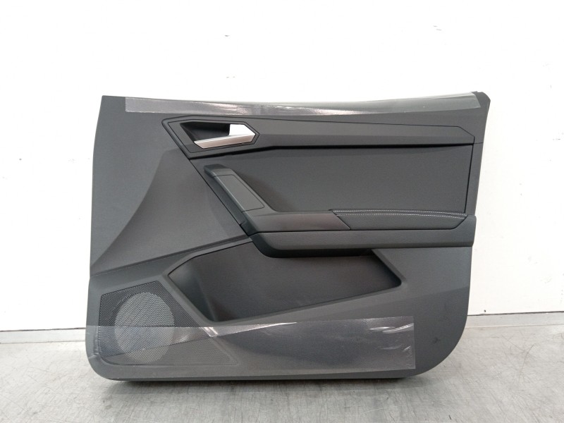 Recambio de guarnecido puerta delantera derecha para seat arona xperience referencia OEM IAM 6F0867114  