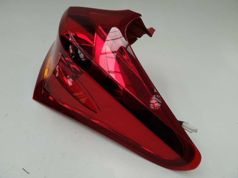 Recambio de piloto trasero derecho para toyota auris active referencia OEM IAM 8158102460  