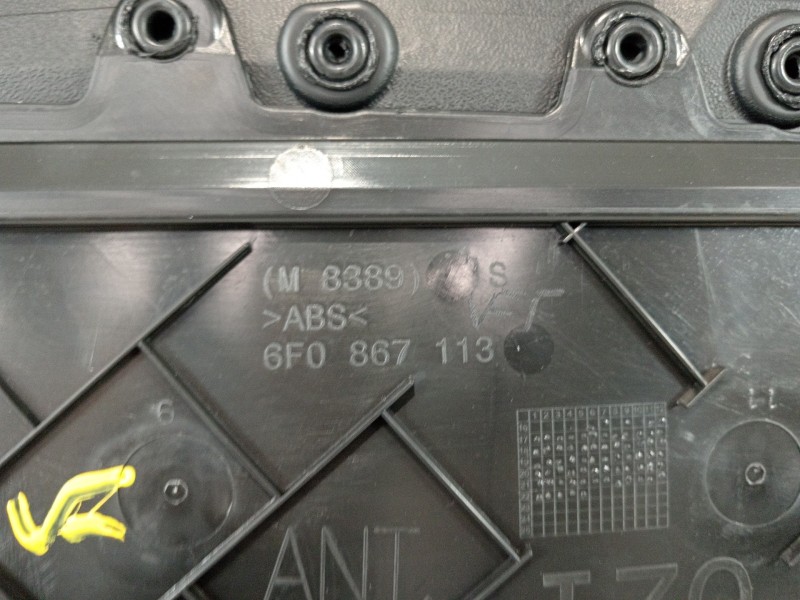 Recambio de guarnecido puerta delantera izquierda para seat arona xperience referencia OEM IAM 6F0867113  