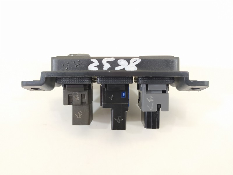 Recambio de mando multifuncion para toyota c-hr ax1t(eu,m)/zyx10(h)/zyx10l-ahxgbw(3a) referencia OEM IAM 55447F4010  