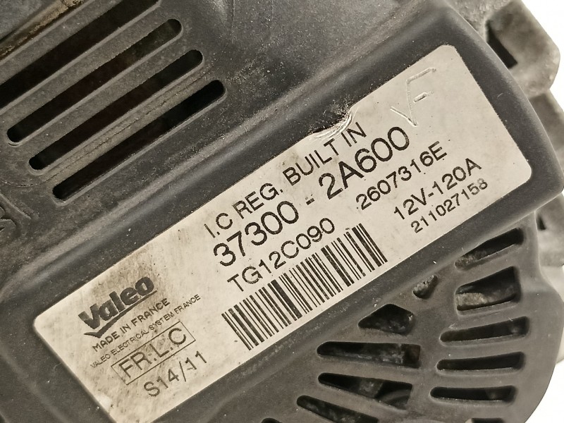 Recambio de alternador para hyundai i30 classic gl referencia OEM IAM 373002A600  