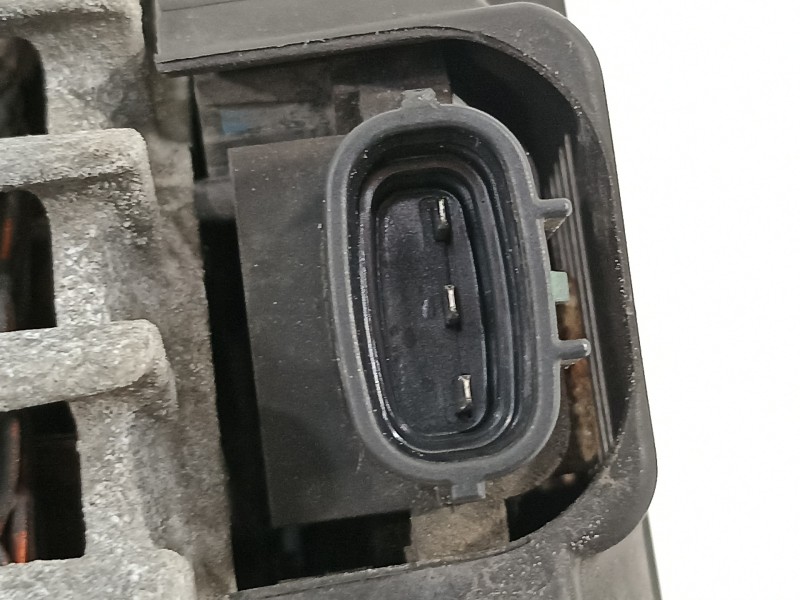 Recambio de alternador para hyundai i30 classic gl referencia OEM IAM 373002A600  