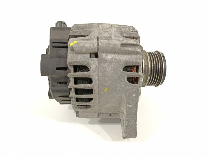 Recambio de alternador para hyundai i30 classic gl referencia OEM IAM 373002A600  