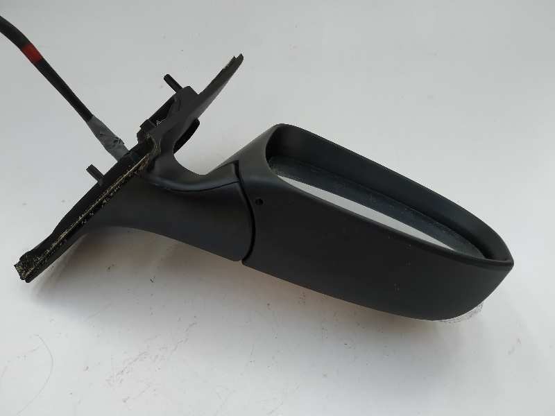 Recambio de retrovisor derecho para toyota auris active referencia OEM IAM 8791002640  