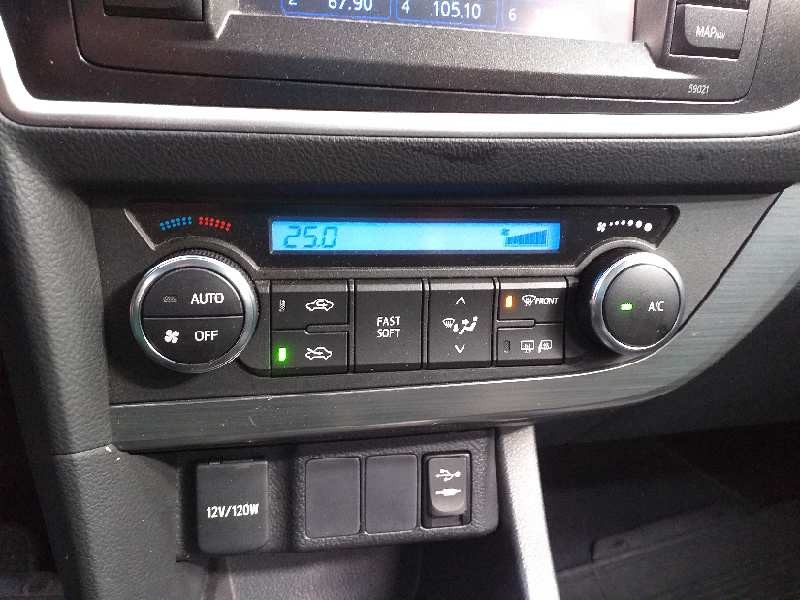 Recambio de mando climatizador para toyota auris active referencia OEM IAM 5590002380  