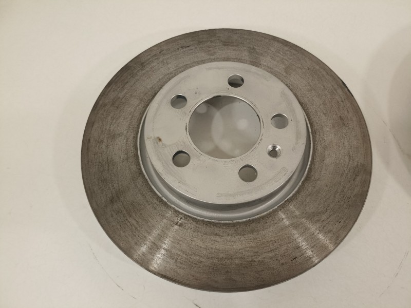 Recambio de disco freno delantero para seat arona xperience referencia OEM IAM 2Q0615301H  