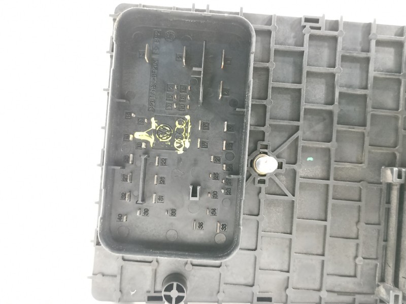 Recambio de caja reles / fusibles para volkswagen passat berlina (3c2) advance referencia OEM IAM 3C0937125  