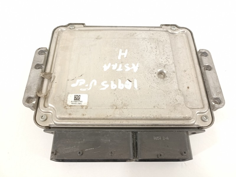 Recambio de centralita motor uce para opel astra h ber. cosmo referencia OEM IAM 55560810  