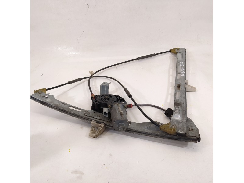 Recambio de elevalunas delantero derecho para opel corsa b city referencia OEM IAM 90388862  