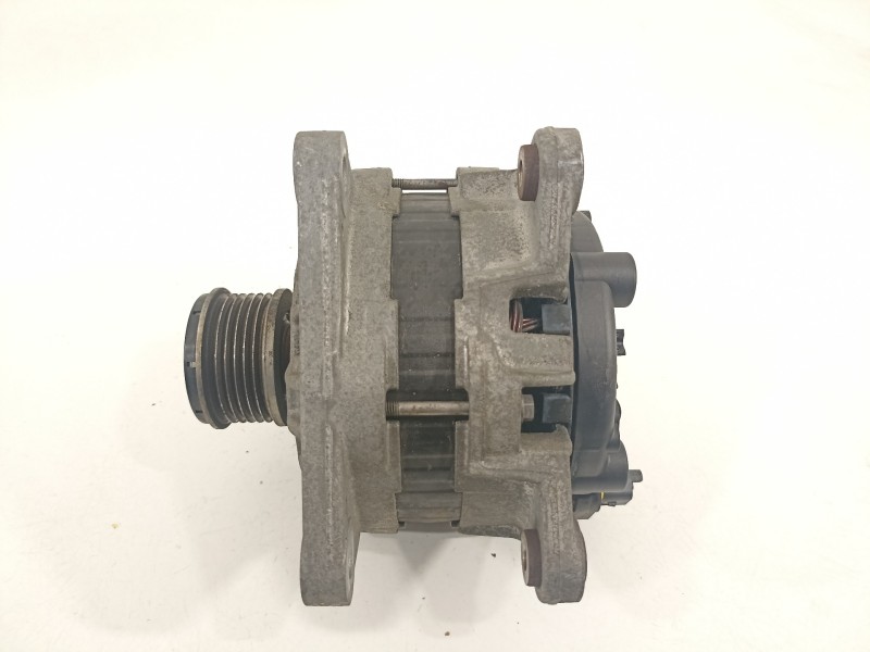 Recambio de alternador para dacia dokker sl eficacia referencia OEM IAM 231002949R  