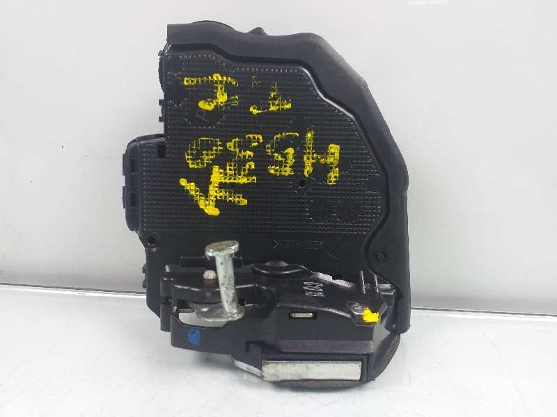 Recambio de cerradura puerta trasera izquierda para toyota auris active referencia OEM IAM   