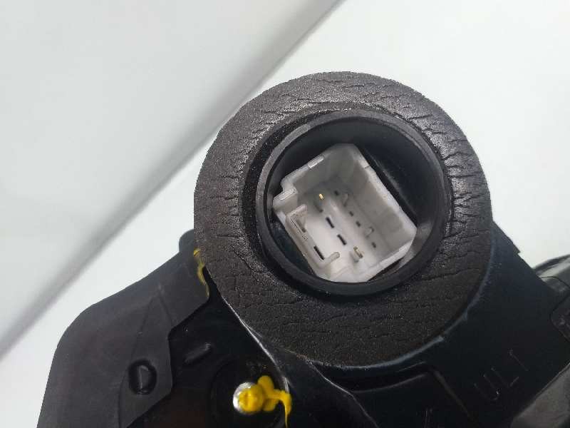 Recambio de cerradura puerta trasera izquierda para toyota auris active referencia OEM IAM   