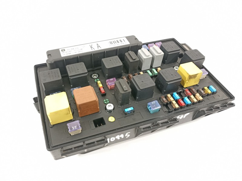 Recambio de caja reles / fusibles para opel astra h ber. cosmo referencia OEM IAM 13250232KA 743381 