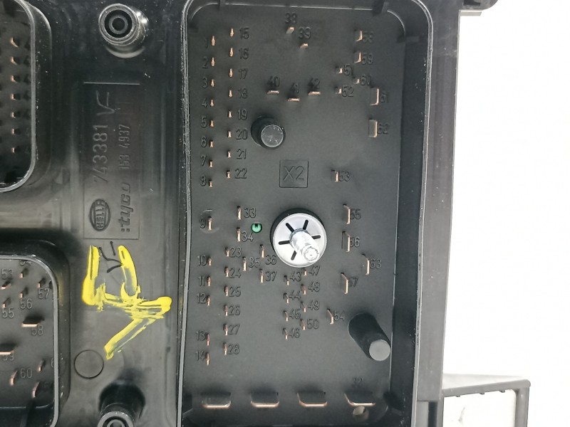 Recambio de caja reles / fusibles para opel astra h ber. cosmo referencia OEM IAM 13250232KA 743381 