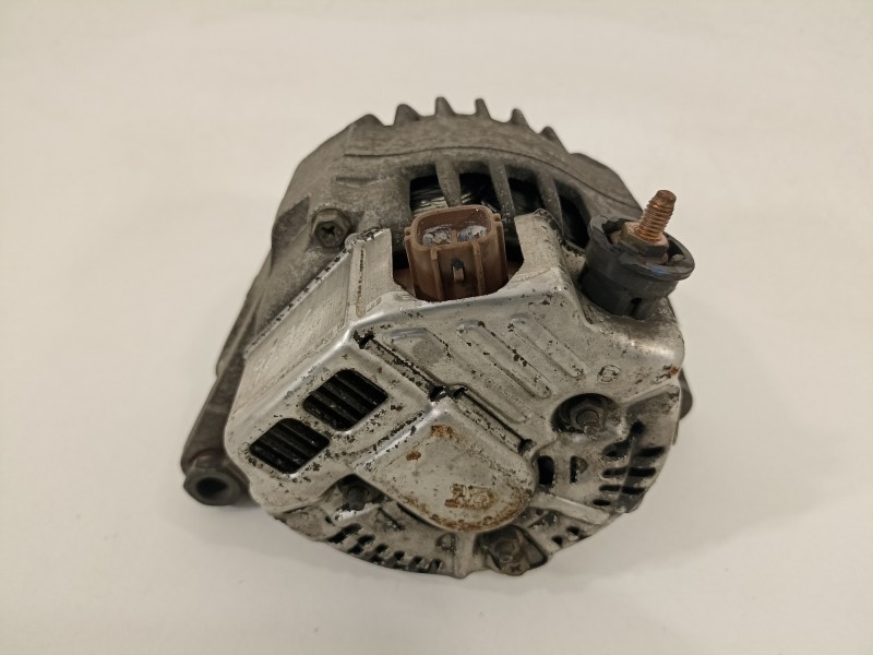 Recambio de alternador para toyota corolla verso (r1) 1.8 luna referencia OEM IAM 270600D160  