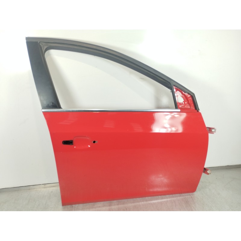 Recambio de puerta delantera derecha para chevrolet cruze lt referencia OEM IAM 95987758  