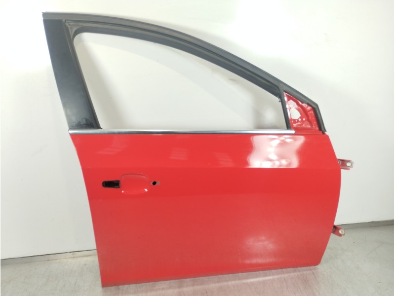 Recambio de puerta delantera derecha para chevrolet cruze lt referencia OEM IAM 95987758  