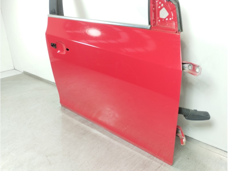 Recambio de puerta delantera derecha para chevrolet cruze lt referencia OEM IAM 95987758  