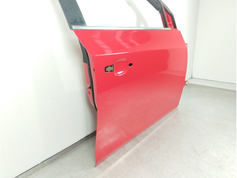 Recambio de puerta delantera derecha para chevrolet cruze lt referencia OEM IAM 95987758  
